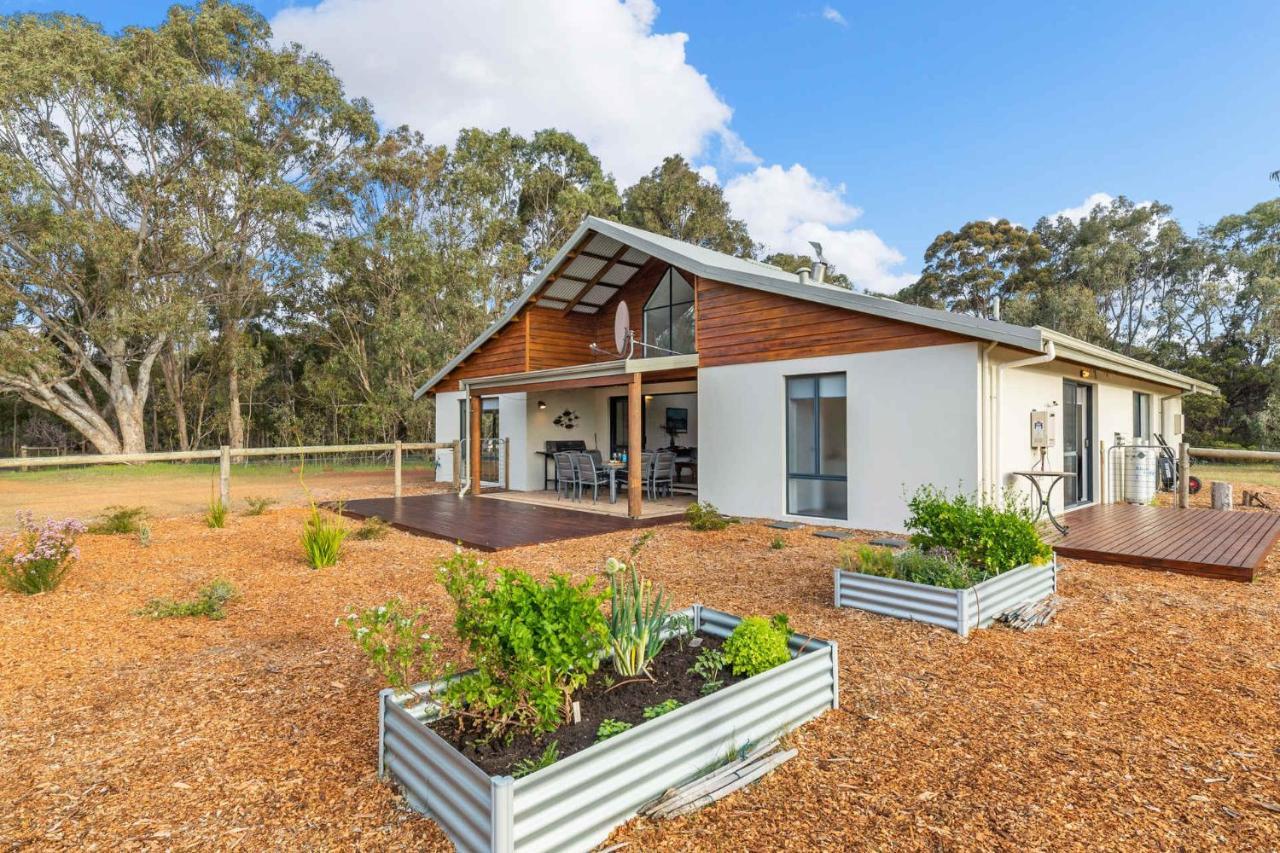 Kangaroo Retreat - Family Favourite Bush Retreat With Kangaroos In Margaret River Villa Exterior photo